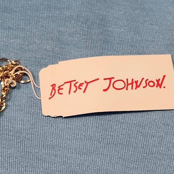 Betsey Johnson Shell Necklace - Picture 5 of 6